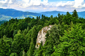 Beautiful aerial panoramic view of the Pieniny National Park, Poland in sunny day from Trzy Korony - English: Three Crowns (the summit of the Three Crowns Massif) © udmurd