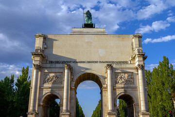 Fototapeta na wymiar The Siegestor (Victory Gate) in Munich