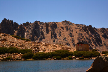 Fototapeta na wymiar panoramic view of the refuge frey in bariloche