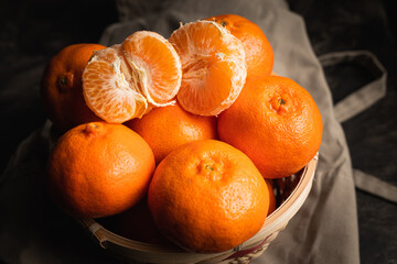 Fruta mandarina, Citrus reticulada, Citrus unshiu, vitamina C, flavonoides y aceites esenciales....