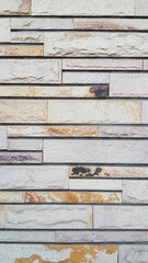 Cladding of clear stones of different sizes