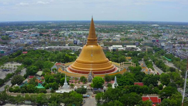 Wat Phra Pathom Chedi Ratchaworamahawihan or Wat Phra Pathommachedi Ratcha Wora Maha Wihan, in Nakhon Pathom, Thailand, south east asia