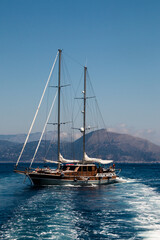 Fototapeta na wymiar sailboat at sea sailing during the day