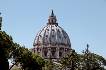 Fototapeta na wymiar vatican dome during the day