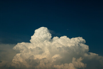 figure of a large nimbus cloud