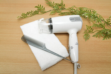 ドライヤー 乾かす ヘアケアー 髪の毛 タオル コーム くし