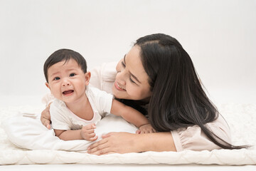  Baby is crying in a bad mood.