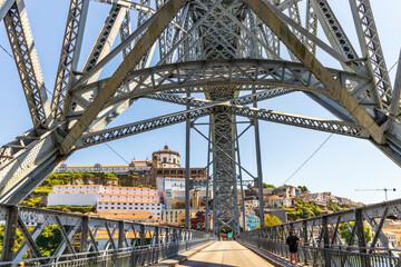 Obraz premium Beautiful Dom Luis I bridge over Douro river in Porto, Portugal