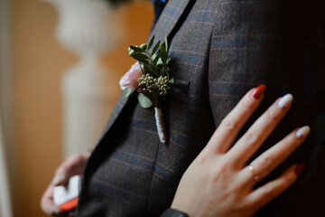 bride and groom holding hands