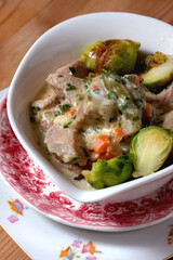 Kalbsragoût mit Gemüse und Rosenkohl | Ragoût fin vom Kalb