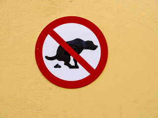 Forbidden to walk dogs in the Schapensteeg in Kampen - obrazy, fototapety, plakaty