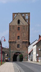 Fototapeta na wymiar Gartz an der Oder, altes Stadttor