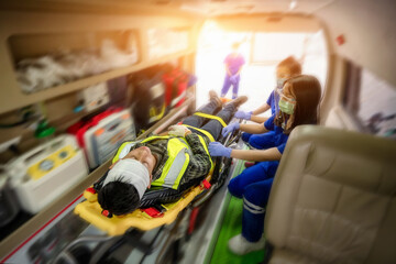 First aid training to transfer patient, loss of feeling or loss of normal movement. Paramedic team...