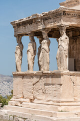 Obraz premium Caryatids of the Temple of Erechtheion, in the Acropolis of Athens, Greece