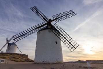 Obraz premium Sunset in the town of Consuegra in Toledo (Spain)
