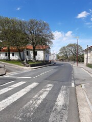 Avenida de entrada a Teixeiro en Galicia