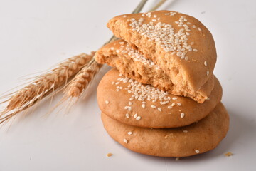 Maryam bread, molasses, yellow bread, yeast, flour, baker