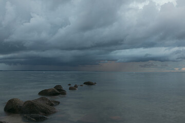 Regenwolken über der Ostsee