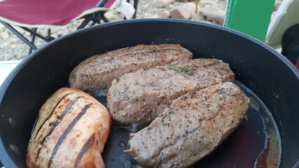 소고기, 닭고기를 구워요