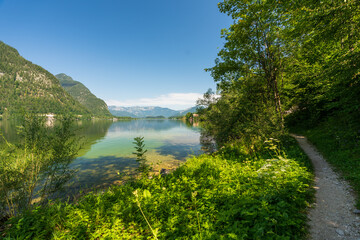 Wanderweg am Hallstätter See