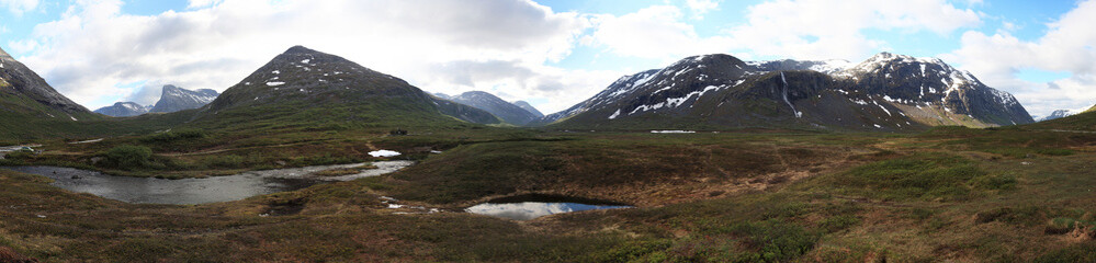 Fototapeta na wymiar Stigrora mountain valley, Norwegian Scenic Route Geiranger-Trollstigen 