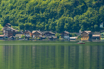 Fototapeta na wymiar Hallstätter See mit Hallstatt