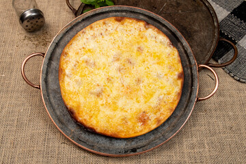 Brazilian mozzarella pizza