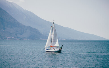 Fototapeta premium sailboat on the lake