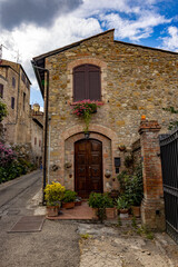 Fototapeta na wymiar stone home in San Gimignano Tuscany