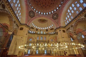 Fototapeta na wymiar Interior of Suleymaniye Mosque in Istanbul, Turkey.