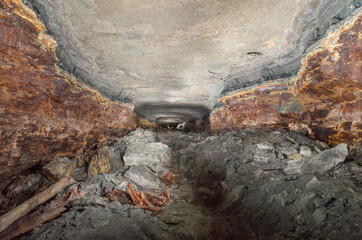 Obraz na płótnie Canvas detailed interior of a cave