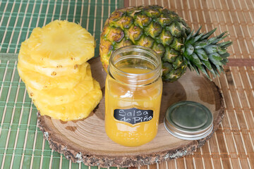 Salsa o mermelada de piña