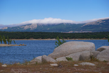 jezioro góry krajobraz widok natura hiszpania