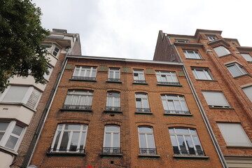 Naklejka premium Immeuble d'habitation typique de Lille, ville de Lille, departement du Nord, France