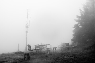 Mgła w górach - obrazy, fototapety, plakaty