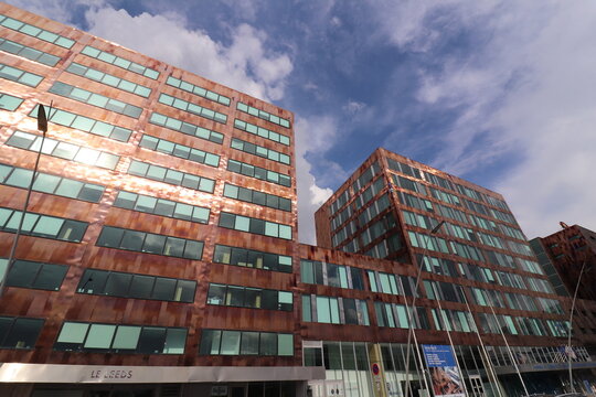 Immeubles de bureaux moderne dans le quartier d'affaires Euralille, ville de Lille, departement du Nord, France