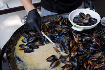 mussels are cooked on the street