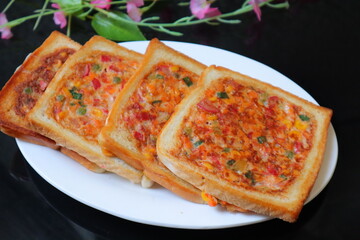 pizza with spinach and cheese