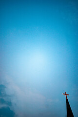 교회첨탑과 하늘