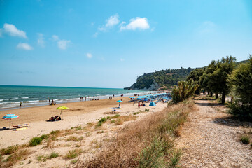 Fototapeta na wymiar Costa e spiaggia del Gargano nei pressi di Peschici