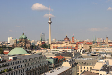 Fototapeta na wymiar Berlin Panorama; Blick vom Französischen Dom nach Osten