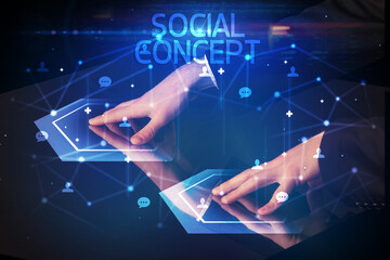 Navigating social networking with social icons