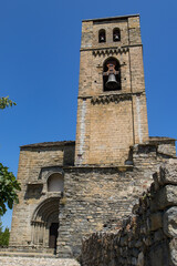 Fototapeta na wymiar Romanische Kirche aus dem Mittelalter in Montanana