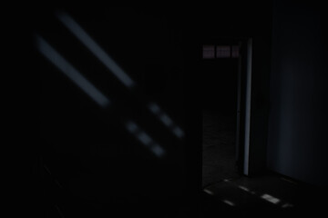 Naklejka premium Empty space, dark background, windows, editing, lonely empty room