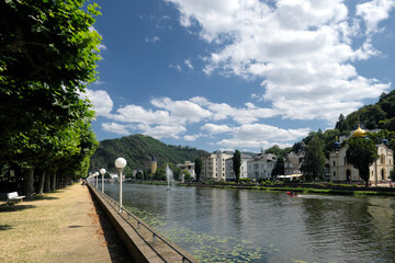 Kurstadt Bad Ems an der Lahn mit Uferpromenade und Russischer Kapelle - Unesco Weltkulturerbe Great...
