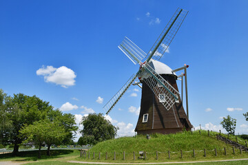あけぼの山農業公園の風車