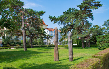 Bäderarchitektur Zinnowitz,   Historische Gebäude auf der Insel Usedom an der Ostsee, Ostseebad, Ostseeküste gedeihen Kiefernbäume, Postkarten Landschaft 