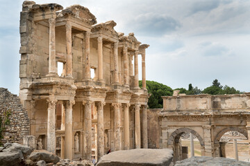 Obraz premium Celsius Library in ancient city Ephesus (Efes). Most visited ancient city in Turkey. Selcuk, Izmir TURKEY