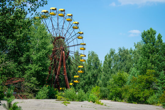 Abandoned Ferris Wheel In Amusement Park In Pripyat