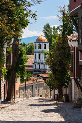 ブルガリア　プロヴディフの旧市街の街並みと聖コンスタンティン・エレナ教会